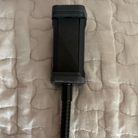 Adjustable Black Tripod with Phone Holder - Picture 4 of 4